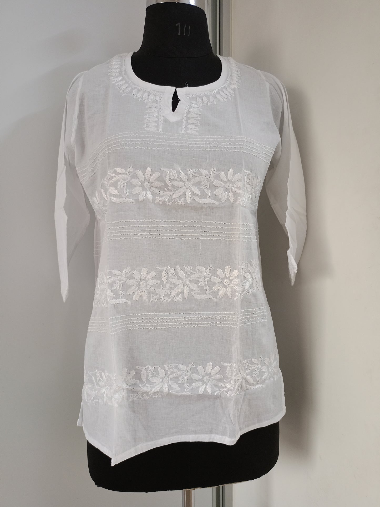WHITE COTTON CROCIA BOARDER HANDWORK SHORT TOP