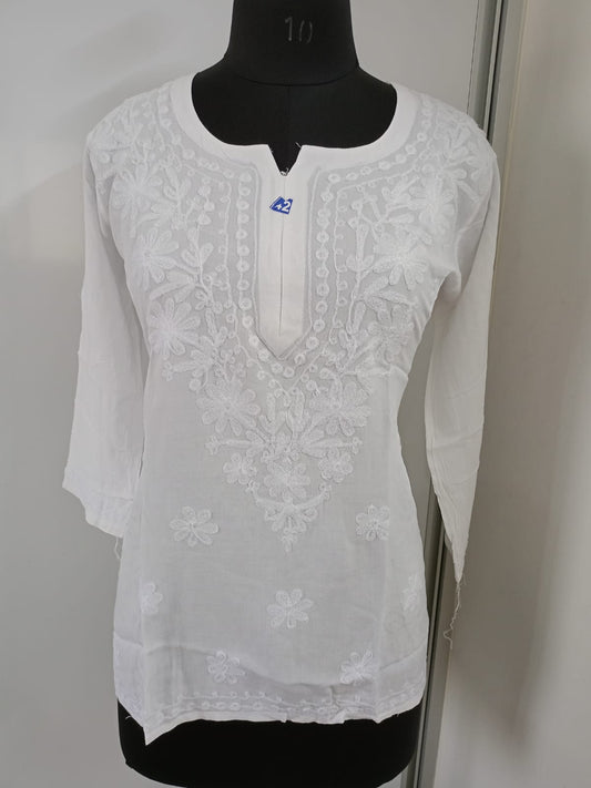 WHITE SHORT TOP AARI WORK